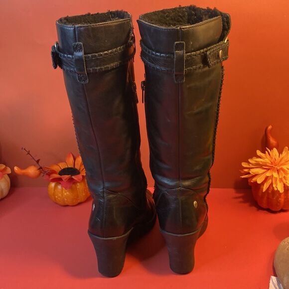 Ugg boots SZ 7 - Picture 3 of 7